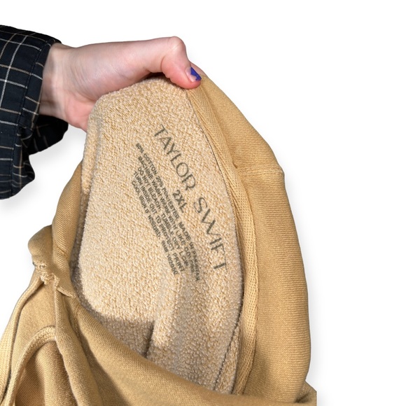 Taylor Swift Fearless Taylor's Version Album Cover Sweatshirt Hoodie XXL - Picture 11 of 13